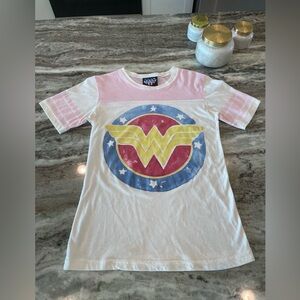 Junk food wonder woman shirt size medium